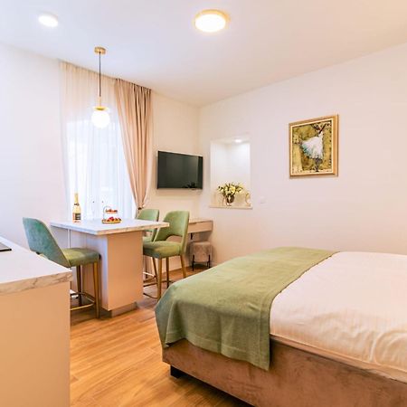 Luxury App Palace Old Town& Studio Green Melody With Terrace Apartman Split Kültér fotó