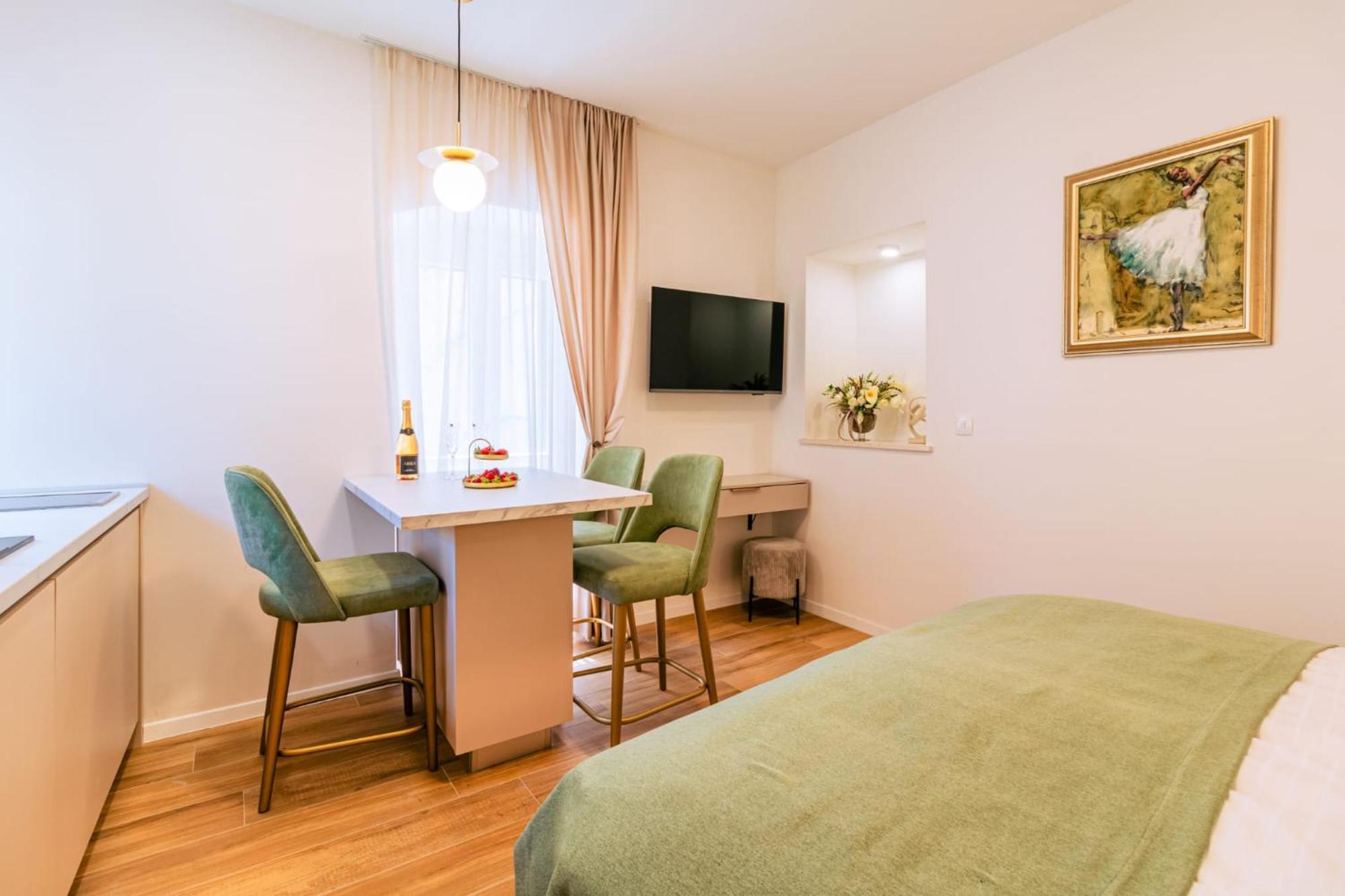 Luxury App Palace Old Town& Studio Green Melody With Terrace Apartman Split Kültér fotó