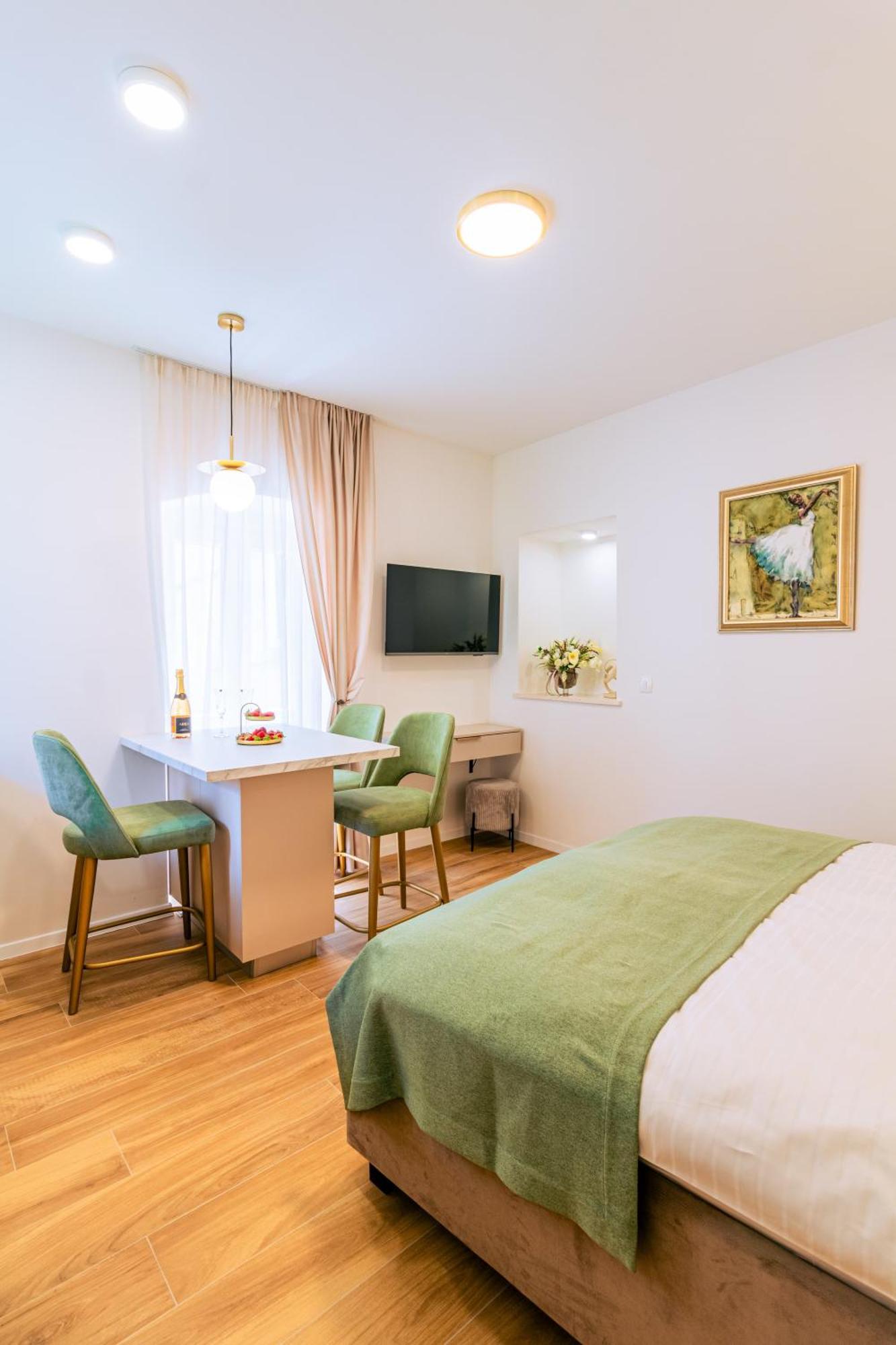 Luxury App Palace Old Town& Studio Green Melody With Terrace Apartman Split Kültér fotó